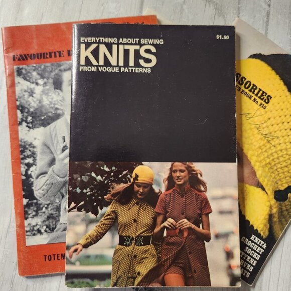 Vintage Lot of Crochet Knit Pattern Books Sweaters Baby Clothing Adult Clothing - Picture 8 of 11